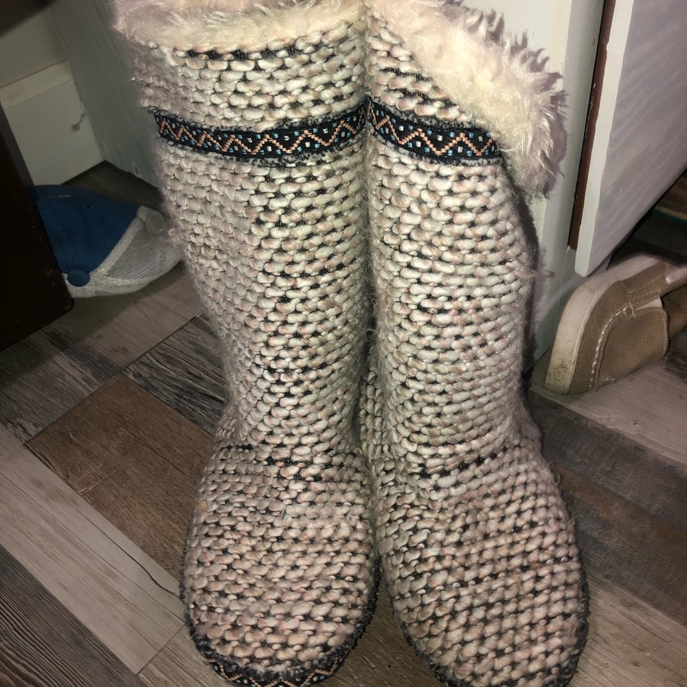 Aeropostale slipper boots